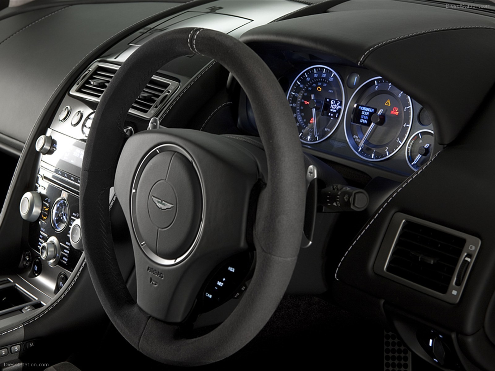 Aston Martin V8 Vantage N420 2011